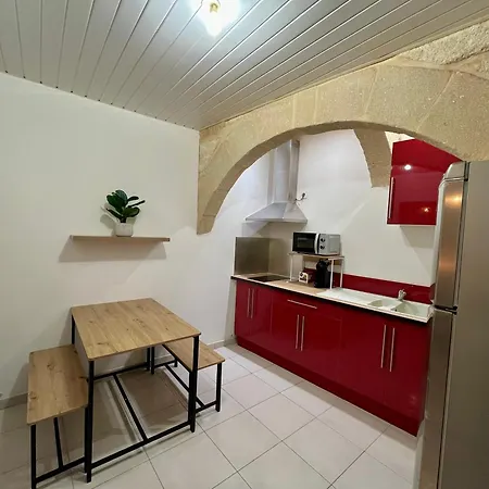 Studio Sommieres Apartment *
