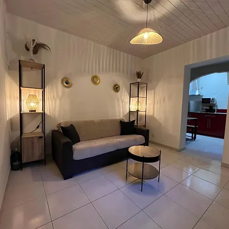Studio Sommieres Apartment *